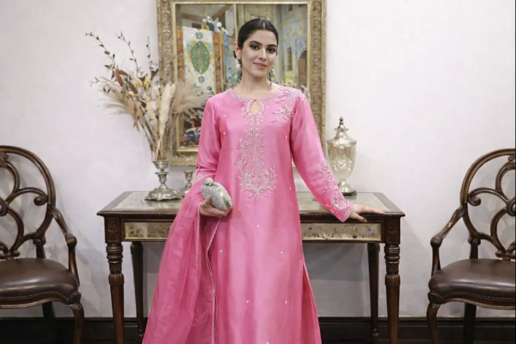 Stylish Winter Dresses for Girls in Pakistan | Warm & Trendy Mahnoor Azher Stylish Winter Dresses for Girls in Pakistan | Warm & Trendy Mahnoor Azher